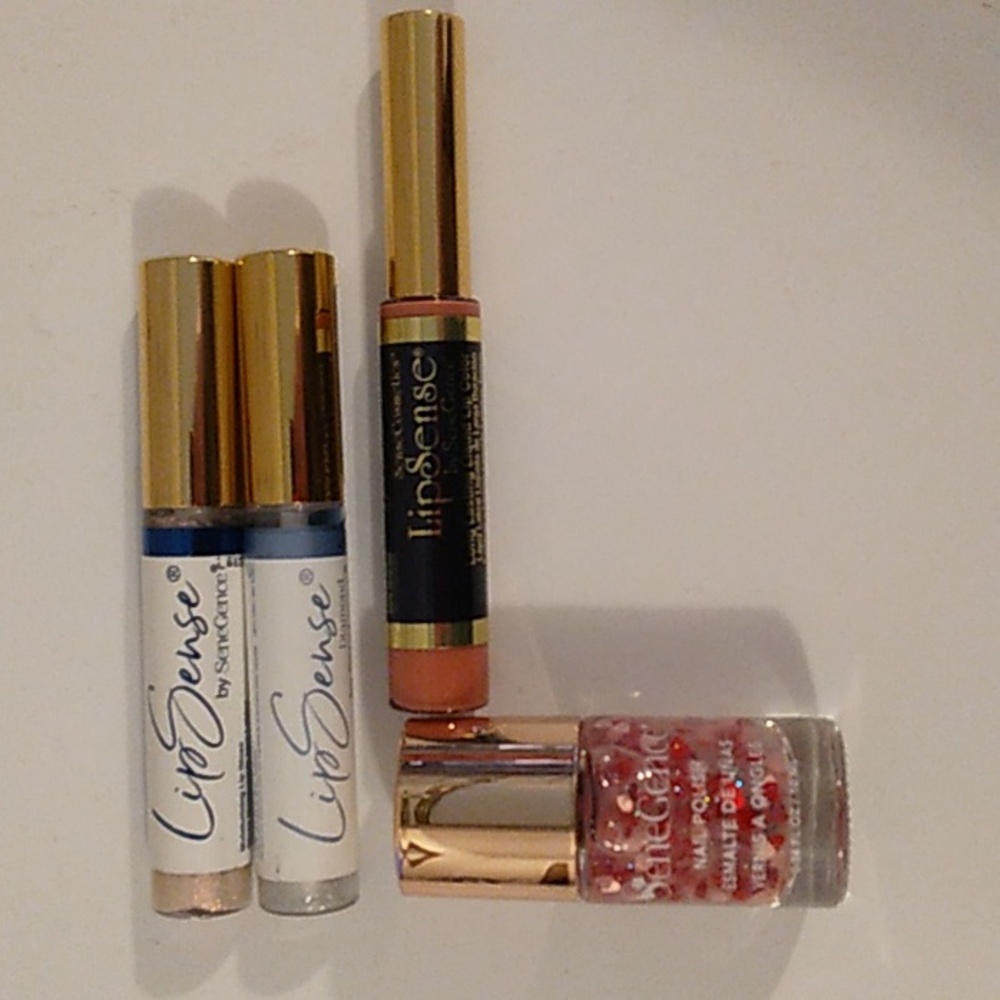 4 piece Never Opened Senegence Lot